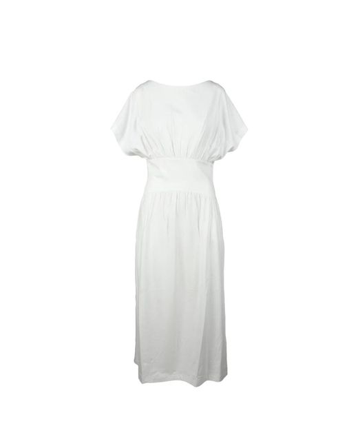 Alpha Studio Midi Dresses in het White