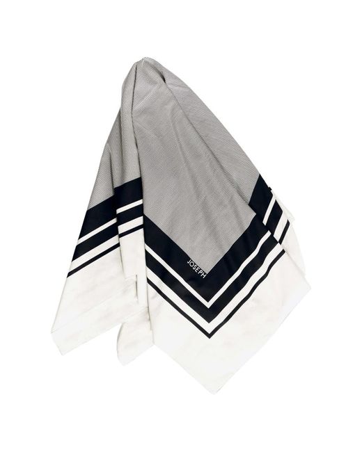 Silky Scarves di Joseph in Metallic