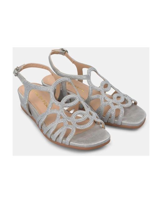 Alma En Pena. Metallic Perlenbesetzte Mittelhohe Keilsandalette