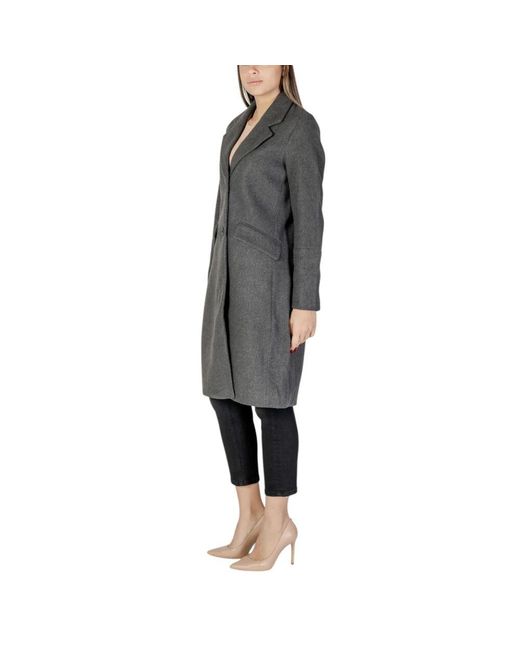 Single-Breasted Coats di Vero Moda in Black