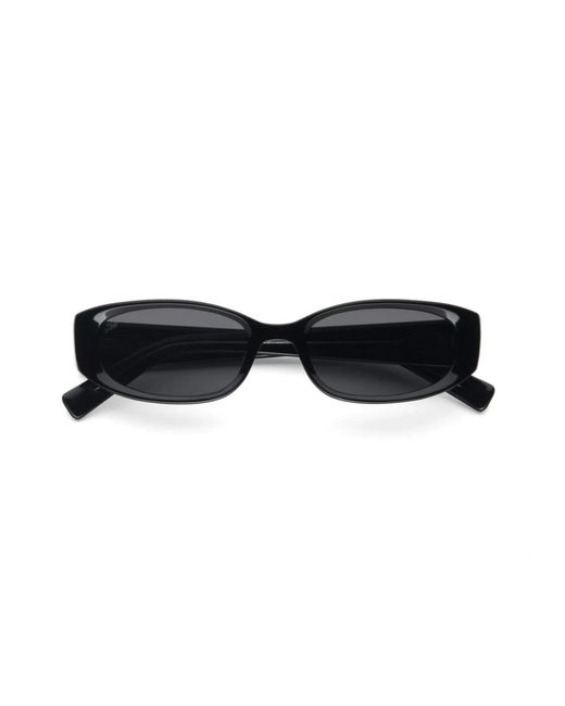 AKILA Black Sunglasses