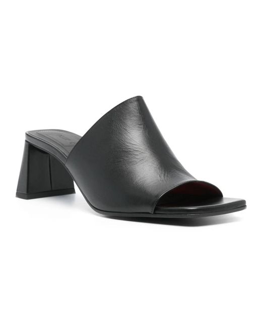 Ciabatte in pelle sandali di Plan C in Black