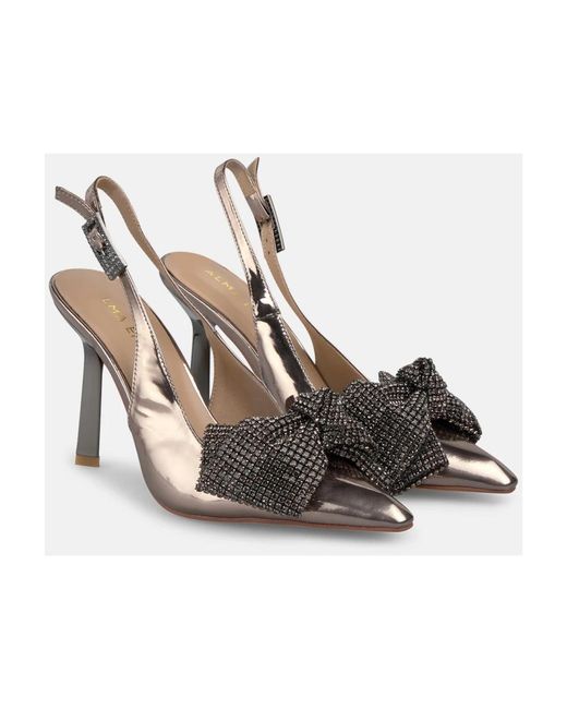 Alma En Pena. Gray Pumps