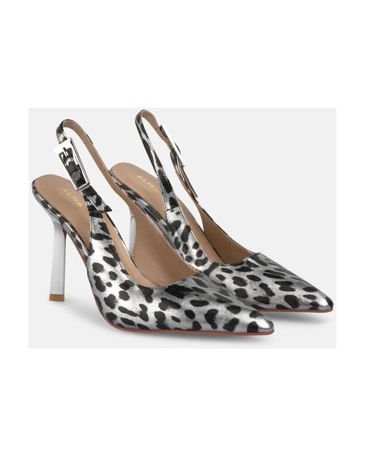 Alma En Pena. Metallic Pumps