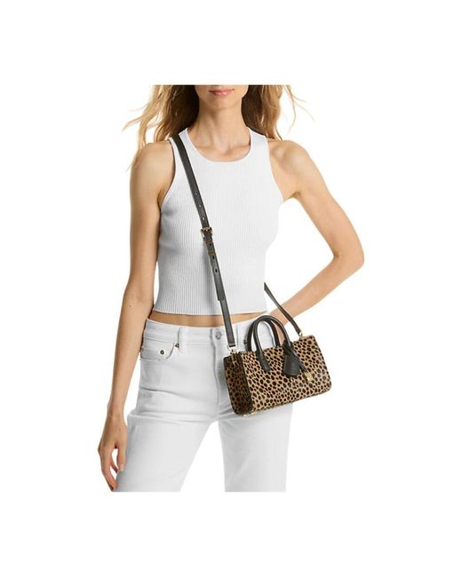 Handbags di Michael Kors in Black