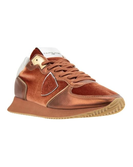 Sneakers di Philippe Model in Brown