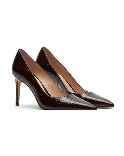 Stuart Weitzman Power Pump 85 in het Brown