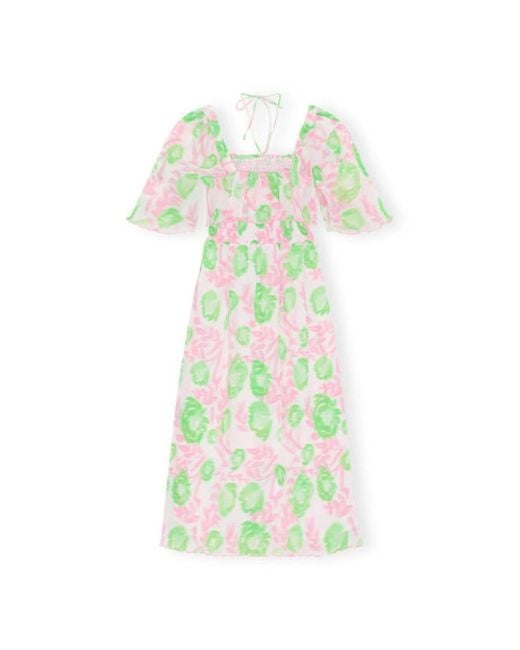 Robe smockée mi-longue plissée en georgette Ganni en coloris Green