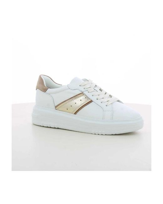 Sneakers di Regarde Le Ciel in White
