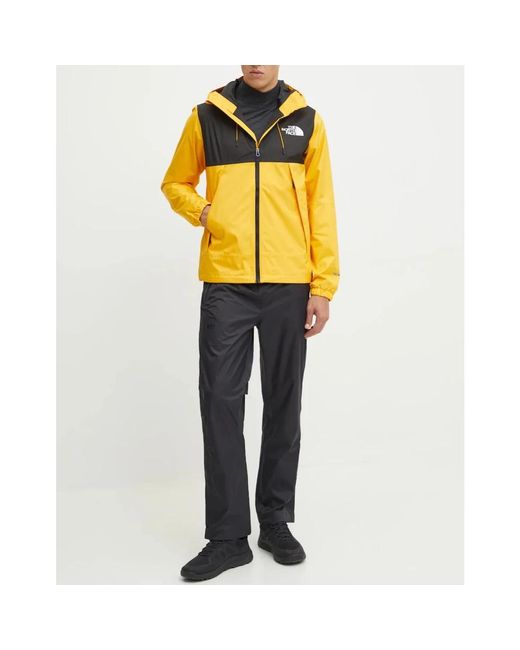 Wind Jackets The North Face de hombre de color Yellow
