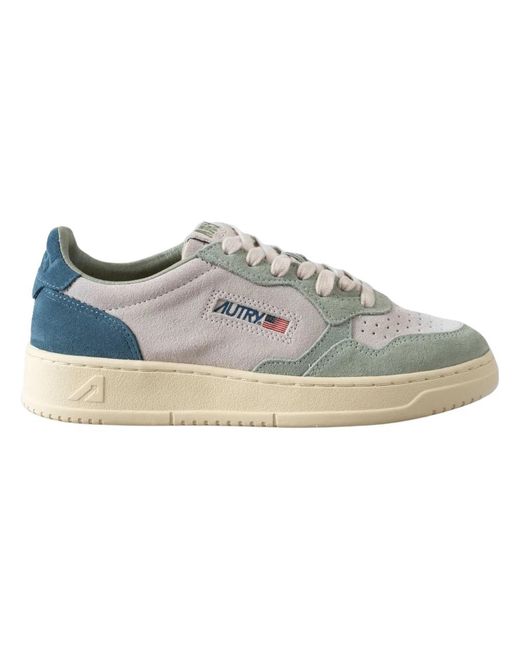 Sneaker ispirata al design retrò per uno stile versatile di Autry in Gray