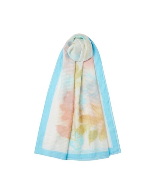 Marella Stola in het Blue