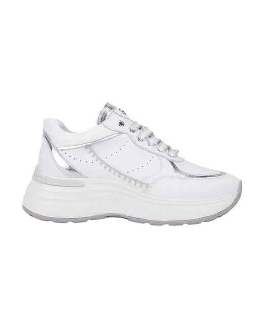 Janet & Janet White Chunky Weiße Ledersneakers Mit Metallischen Details