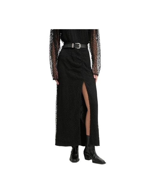 IRO Fillina Rok in het Black