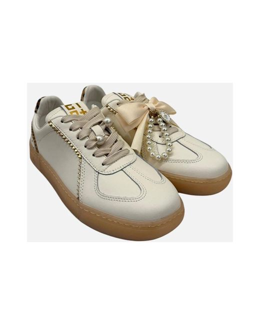 GIO+ Natural Sneakers