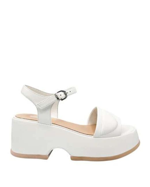 Jeannot Schoenen ,Wit ,Leer Witte Leren Sandalen Met Gespsluiting in het White
