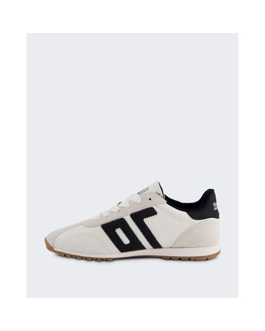 Back70 Asian in het White