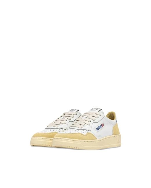 Autry White Medalist Low Sneakers
