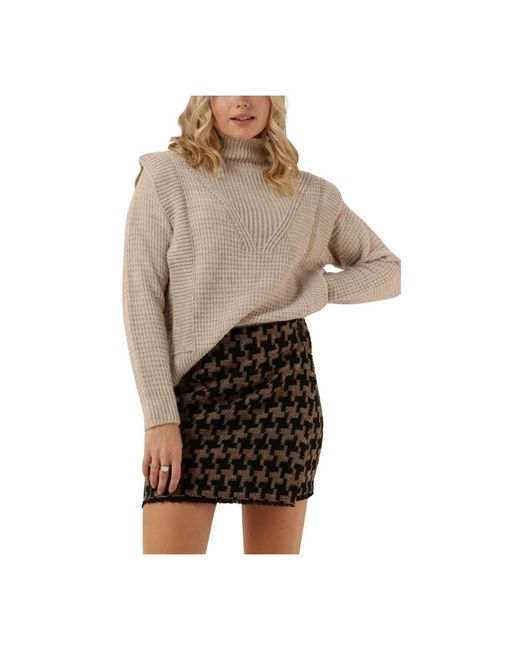 Amaya Amsterdam Turtlenecks in het Natural