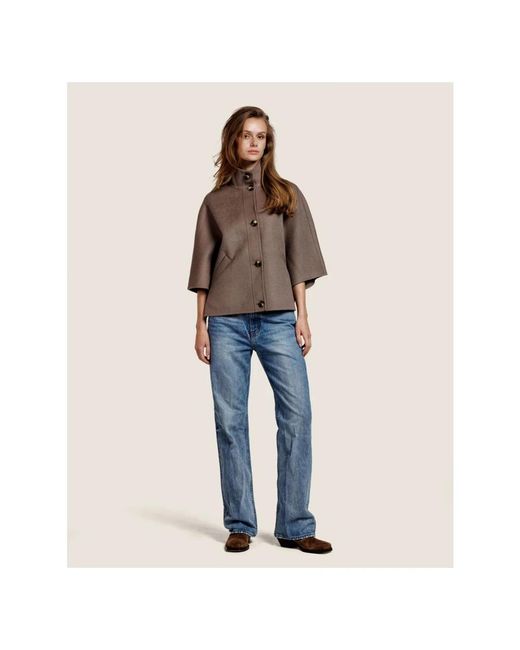 Capes Alter Ego de color Brown