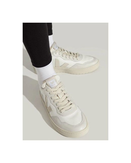 Sneakers 'v-90 b-mesh' di Veja in White