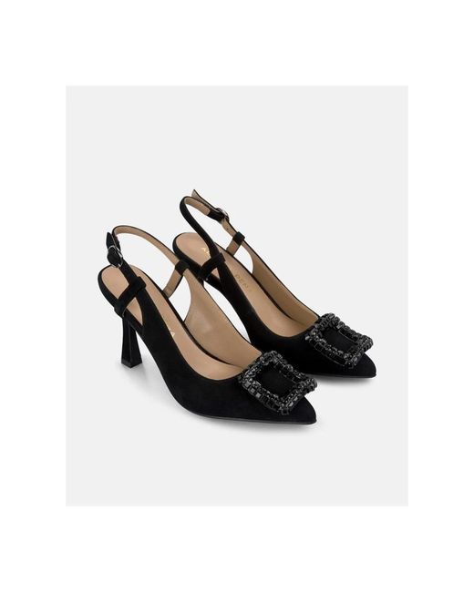 Alma En Pena. Black Pumps