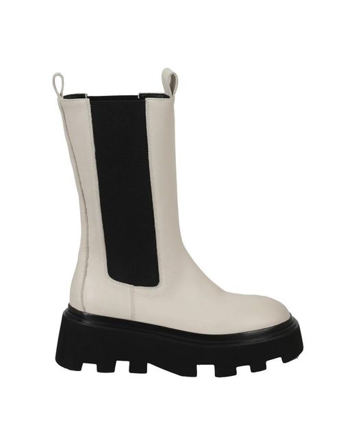 Chelsea Boots di Elena Iachi in Black