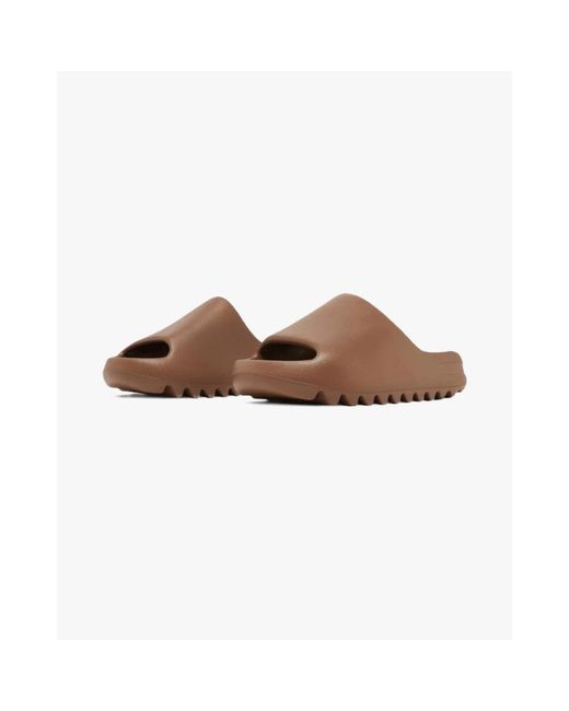 Sliders Yeezy pour homme en coloris Brown