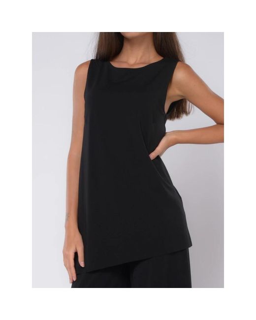 Kaos Black Sleeveless Tops