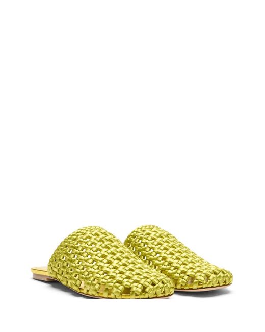 Mules di Stuart Weitzman in Yellow