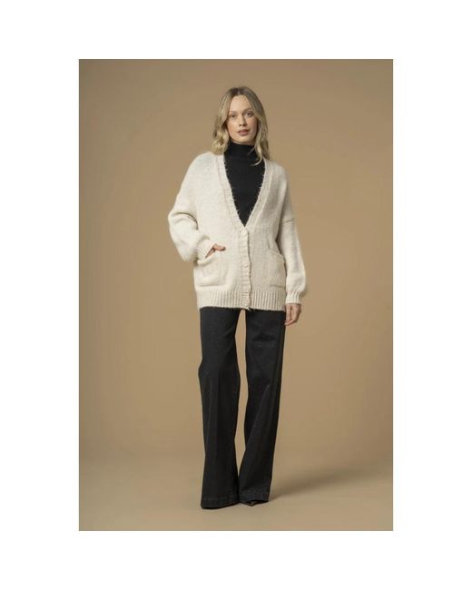 Kocca Truien & Vesten ,Chic V-Neck Cardigan Sweater in het Natural