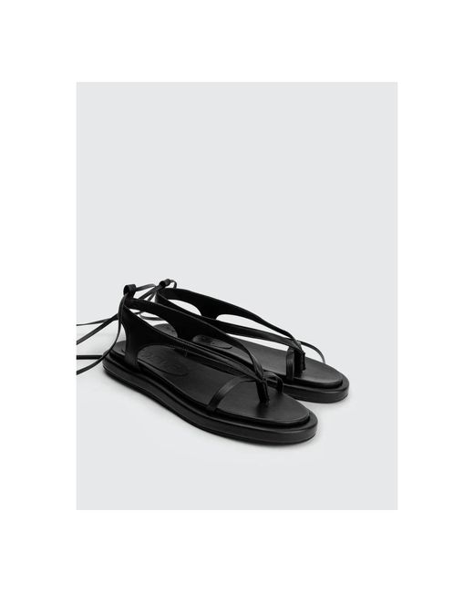 Poeve Black Flat Sandals