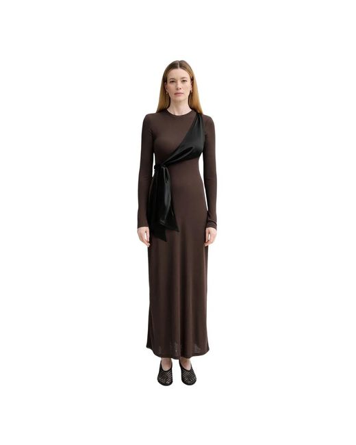Nanushka Diah Maxi Jurk in het Black