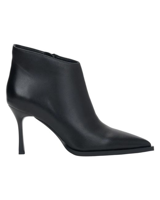 ESTRO Black Heeled Boots