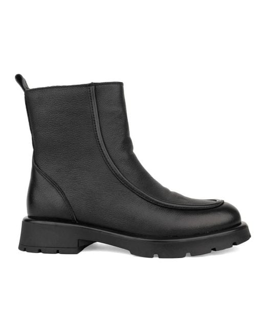 Linda Baumann Black Ankle Boots