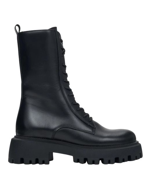ESTRO Black Lace-Up Boots