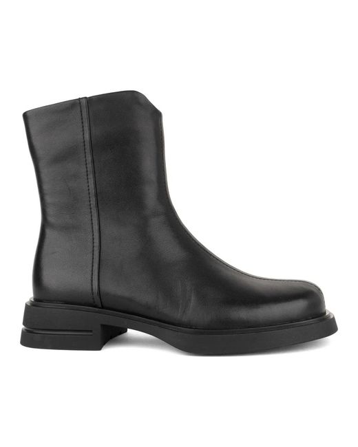 Linda Baumann Black Ankle Boots