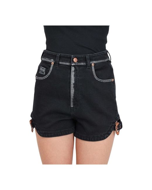 Versace Black Schwarze shorts mit weißen details