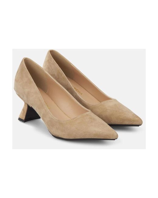 Alma En Pena. White Pumps