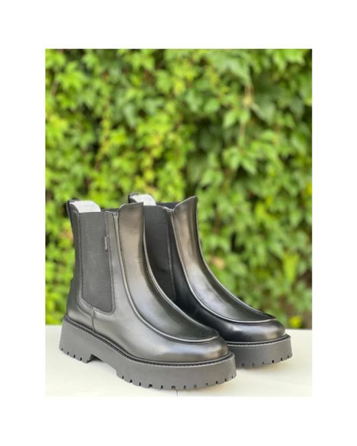 Nero Giardini Gray Chelsea Boots