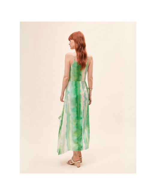 Suncoo Midi Dresses in het Green