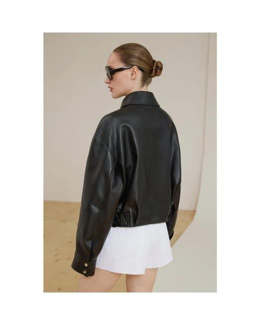 Light Jackets di ESTRO in Black