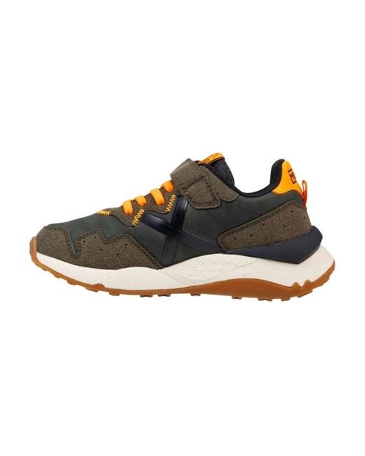 Munich Black Sneakers