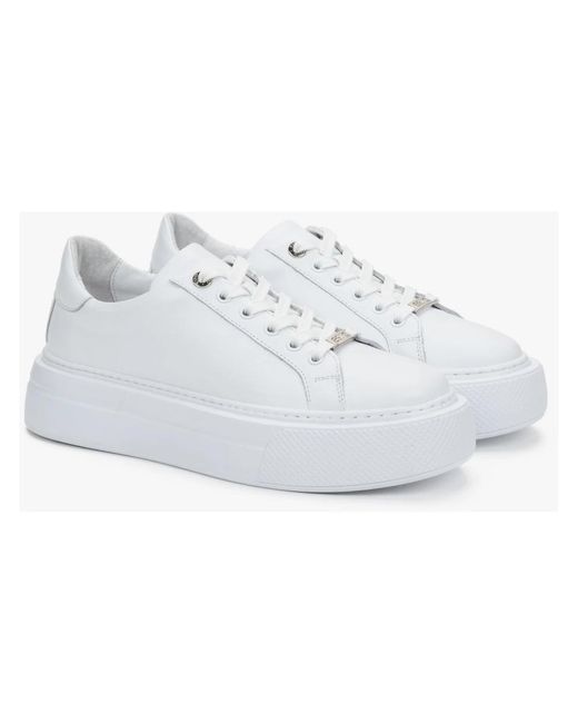 ESTRO White Sneakers