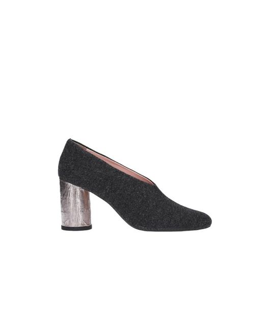 L37 Black Pumps