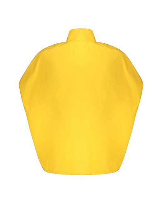 Capes di Moorer in Yellow