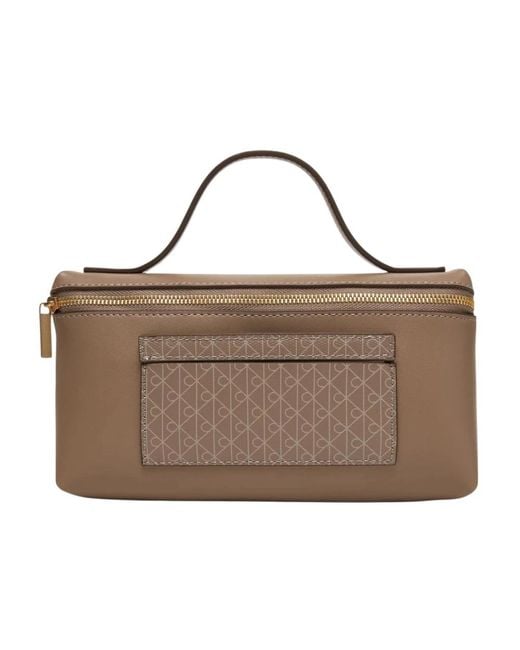 Clutches di Calvin Klein in Brown