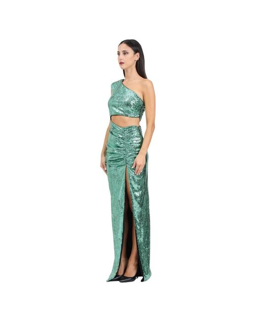 Amen Gowns in het Green