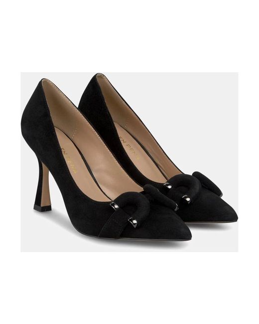 Pumps Alma En Pena. de color Black