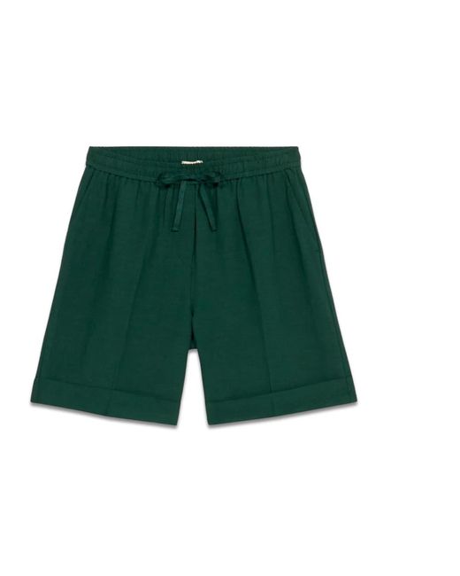 Casual Shorts di Oltre in Green
